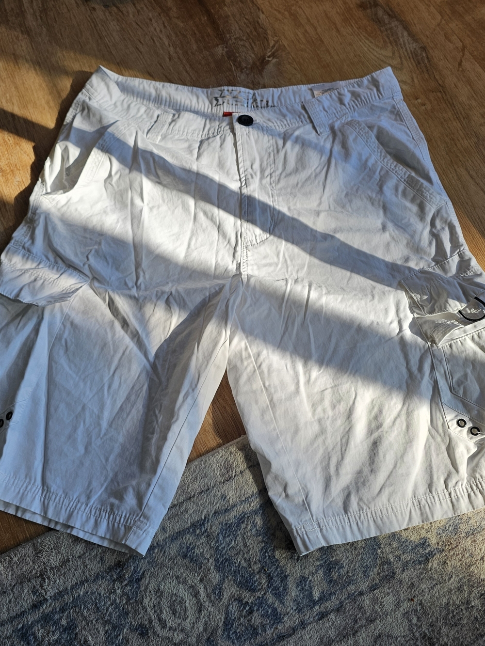 vintage No Fear mens white cargo shorts in size 32 Y2k